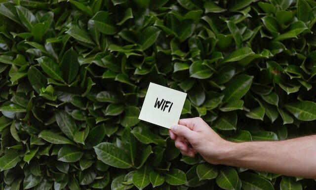 Porównanie popularnych modeli routerów dostępnych na rynku Porównanie popularnych modeli routerów dostępnych na rynku